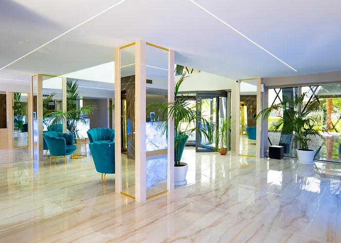 Апартхотел Harmony Grand 4*