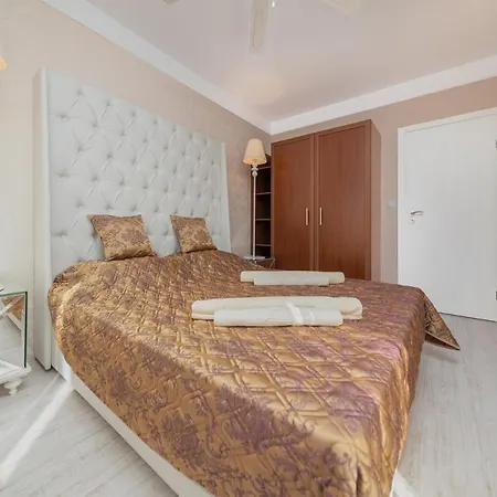 Harmony Grand Lägenhetshotell Slăntjev Brjag