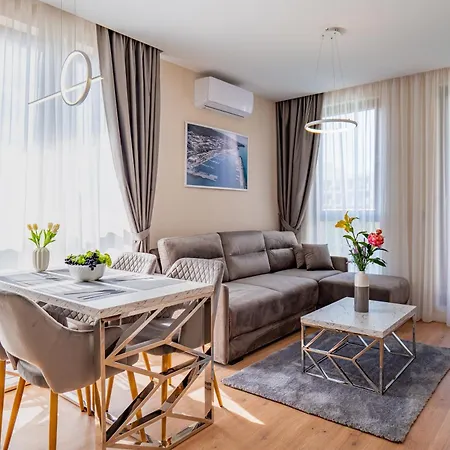 Harmony Grand Lägenhetshotell Slăntjev Brjag
