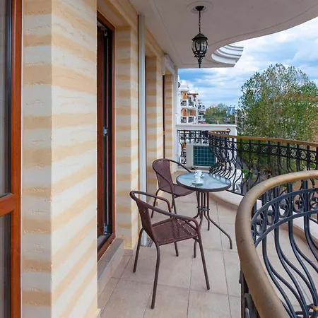 Harmony Grand Apartahotel 2*