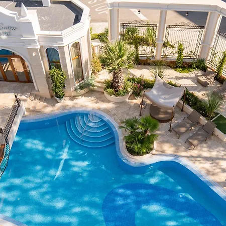 Harmony Grand Apartahotel 2*